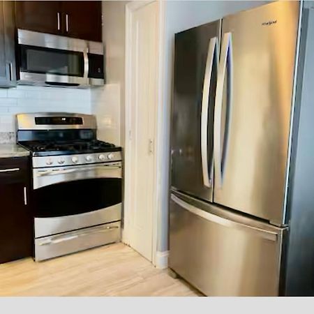 Cozy, Upstairs Apartment Pets Welcome With Fee Family Friendly Close To Everything Cleveland Extérieur photo