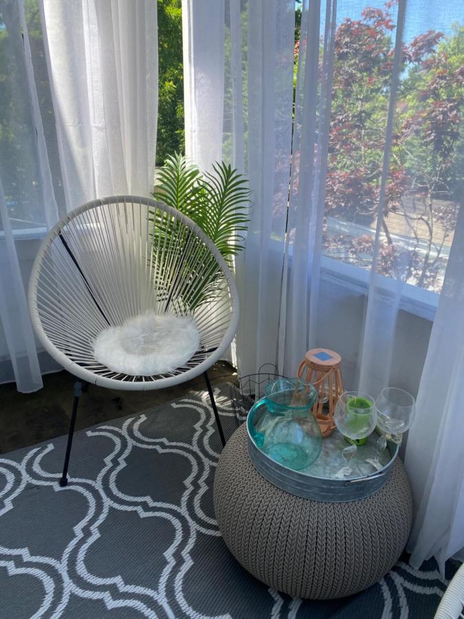 Cozy, Upstairs Apartment Pets Welcome With Fee Family Friendly Close To Everything Cleveland Extérieur photo